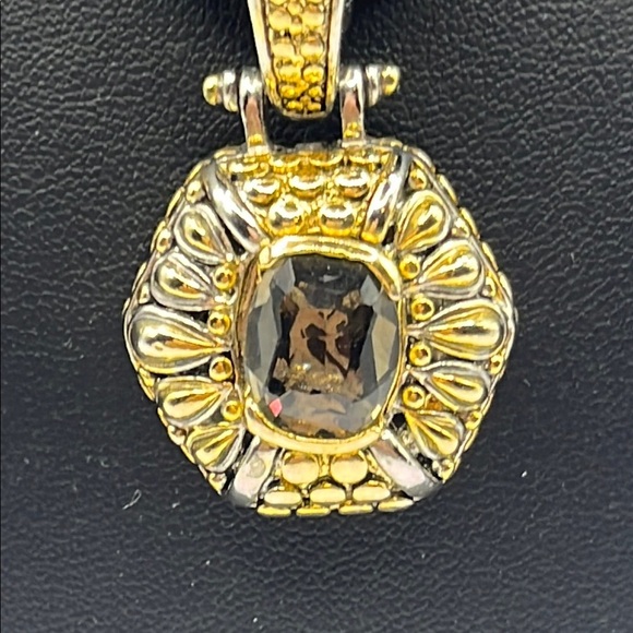 Elegant Black Beaded  Necklace with Gold and Silver tone Pendant  with Quartz - Picture 8 of 14